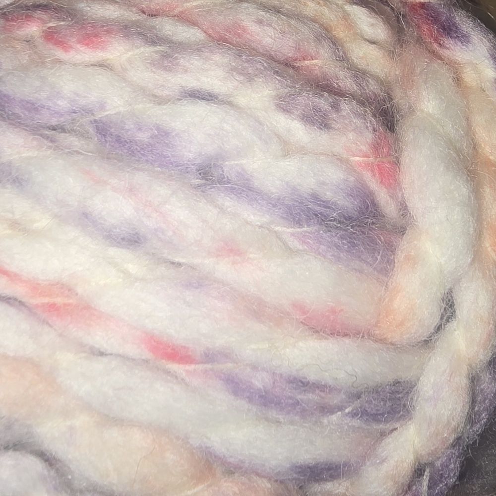 Buttercream thick and thin yarn - Picture 2 of 3